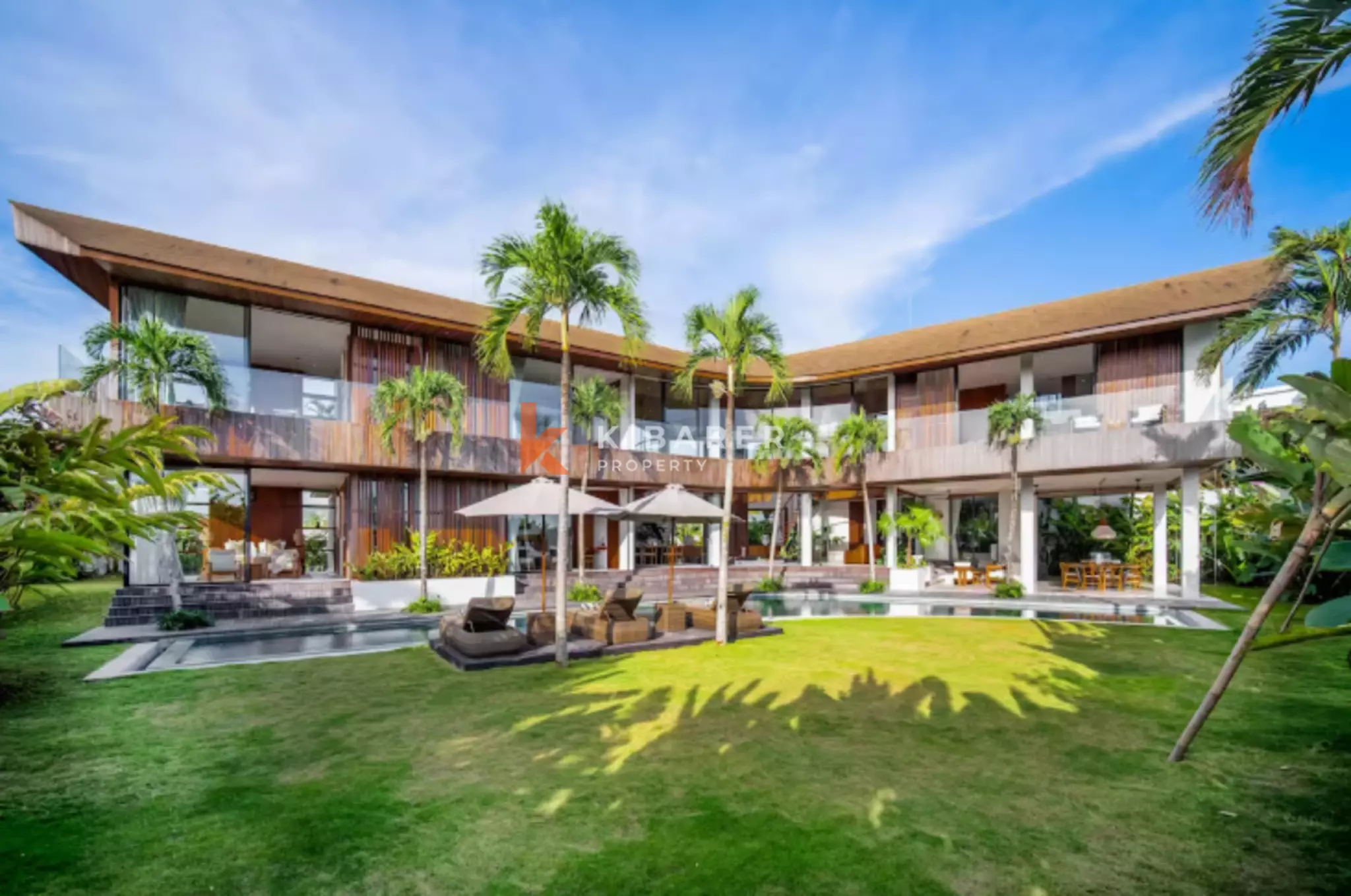 Luxury Garden Escape – Five Bedroom Villa in Tumbak Bayuh — image 2