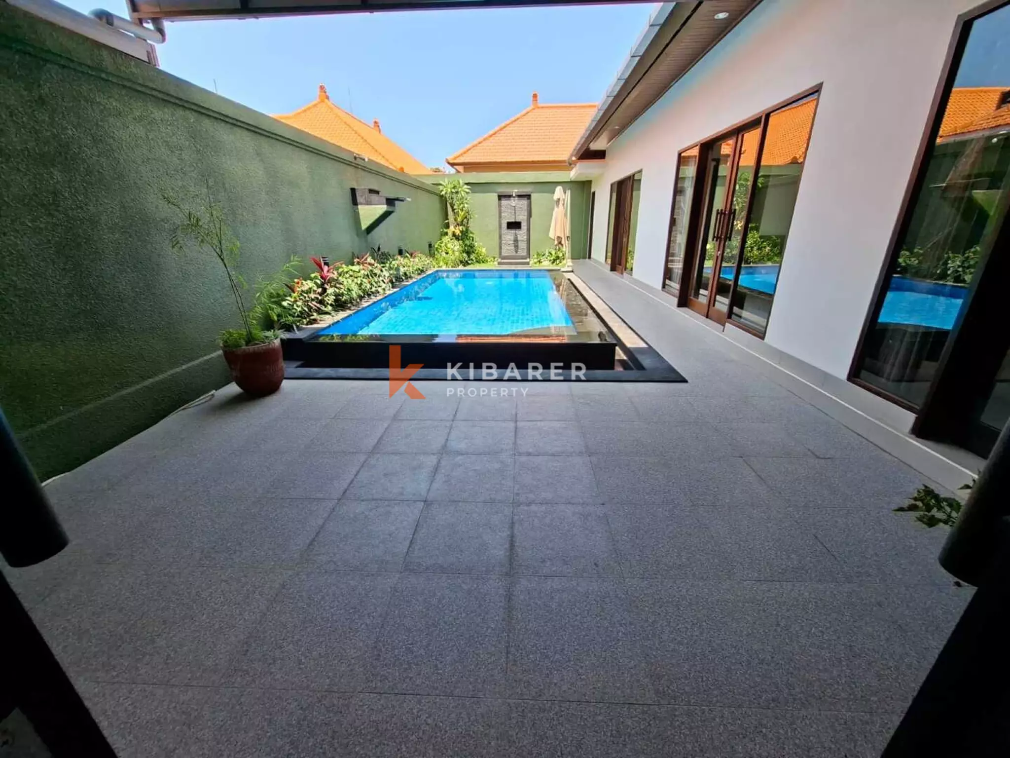 Perfect Holiday Spot in Sanur - Beautiful Three-Bedroom Villa — image 1
