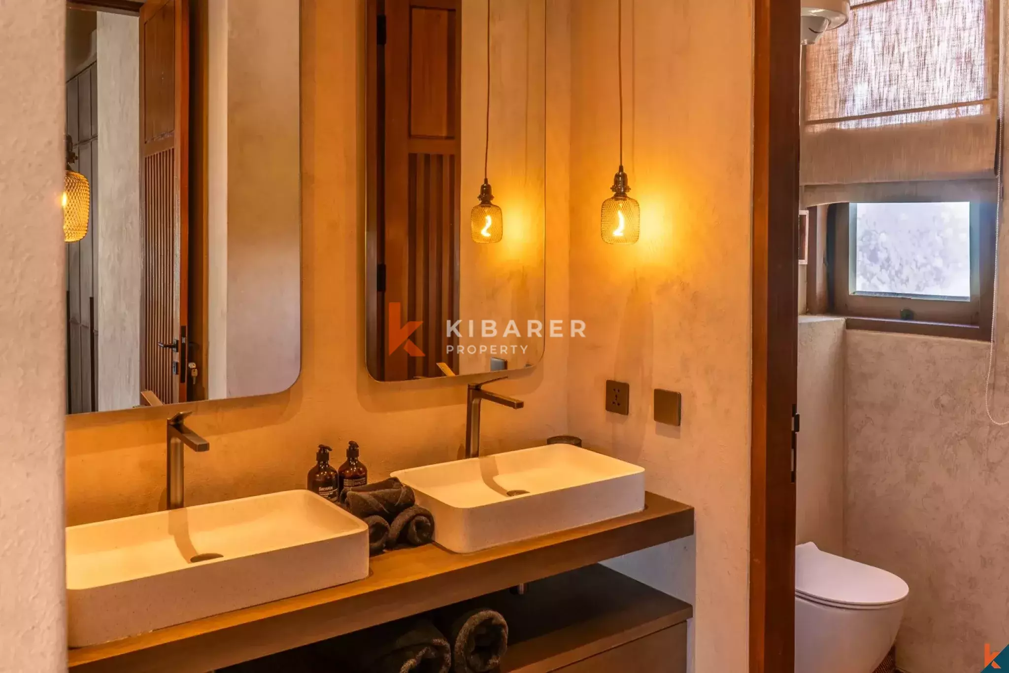 Magnificent Private Villa with Six Bedrooms Near Nyanyi Beach — image 12