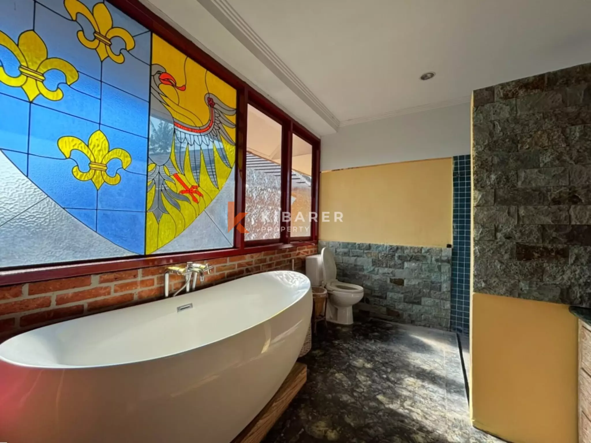 Private 4-Bedroom Villa with Garden in Gianyar — image 19