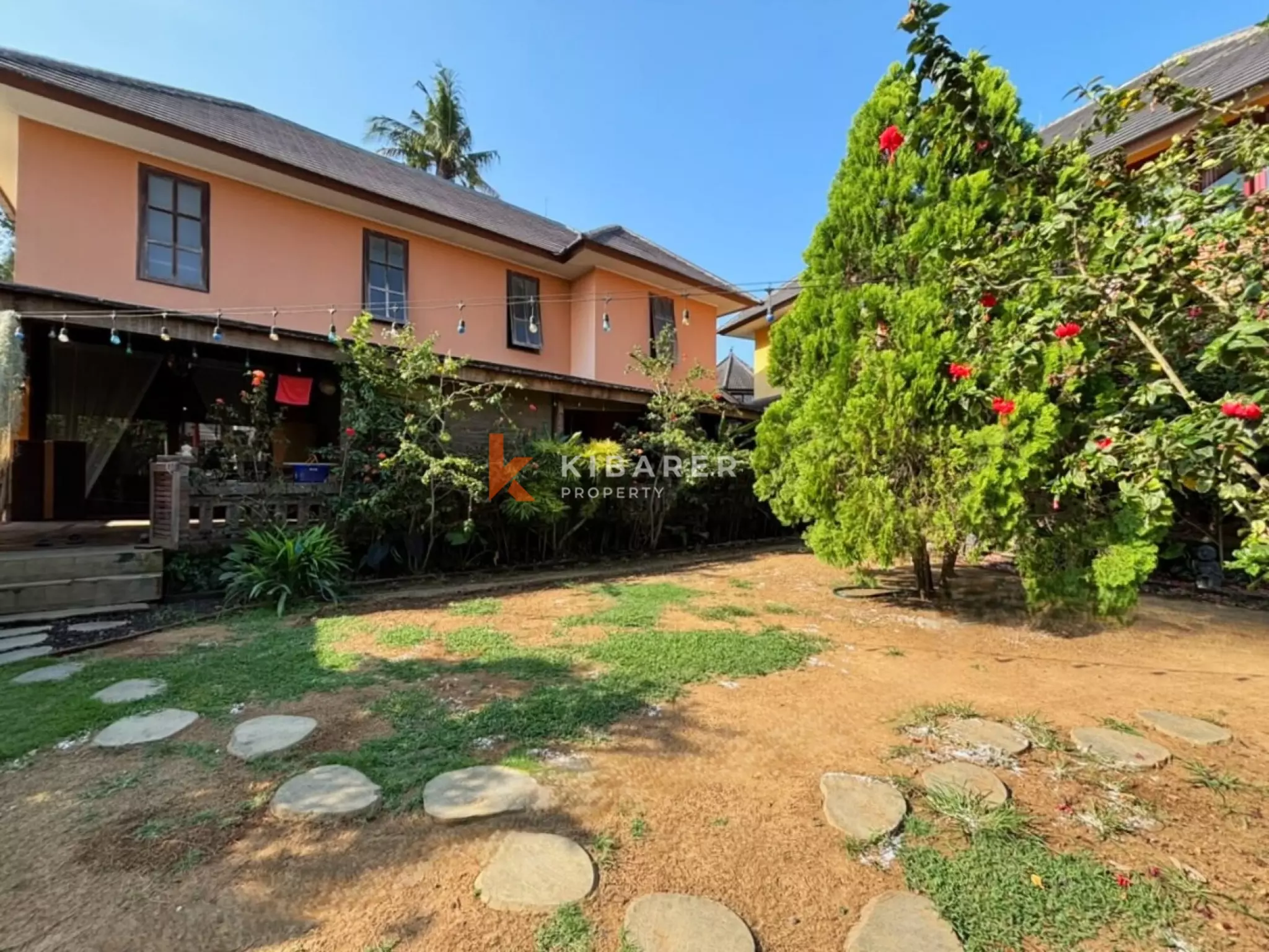 Private 4-Bedroom Villa with Garden in Gianyar — image 2