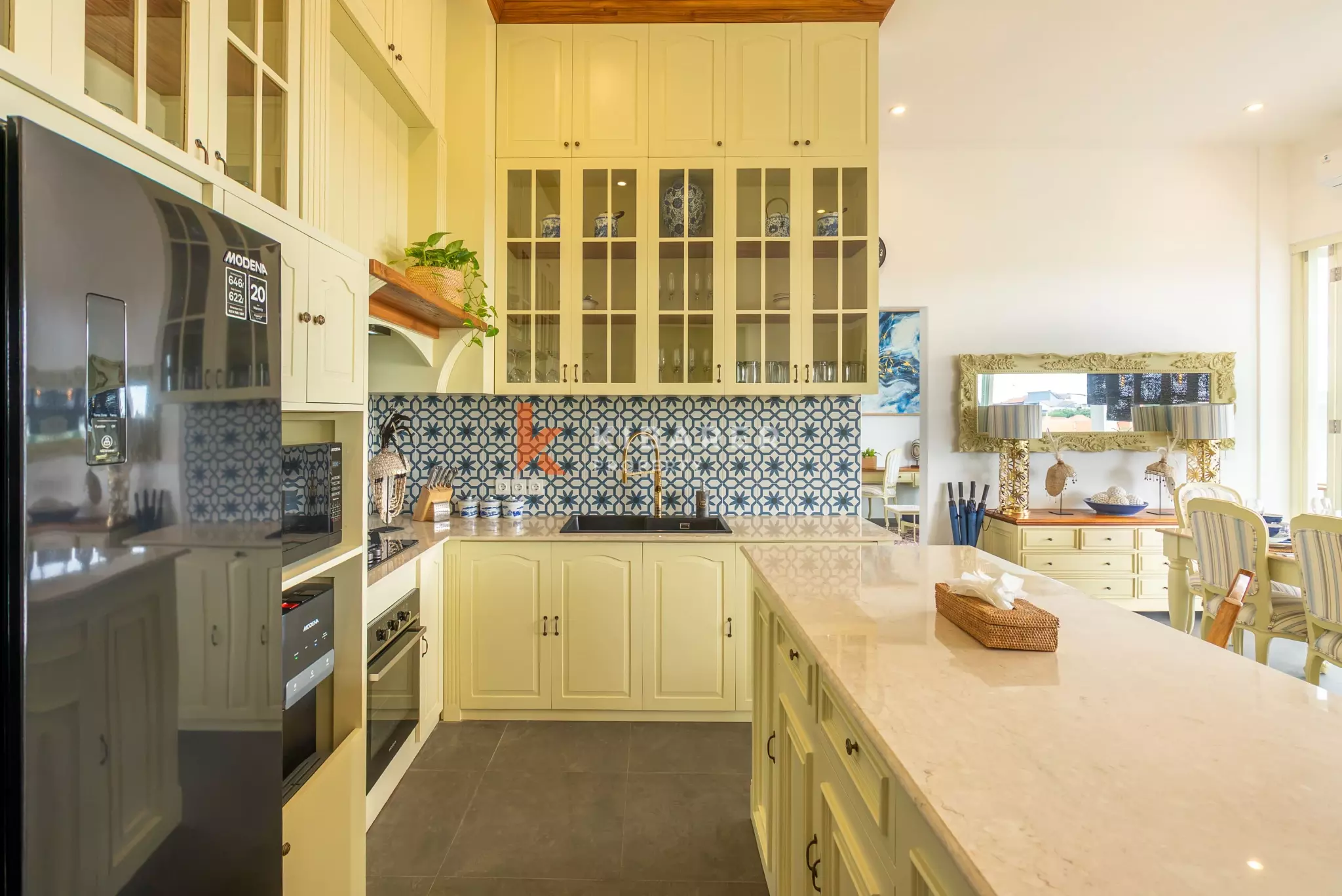 Impressive Six-Bedroom Luxury Villa with Spacious Living Room by the Pool in Canggu — image 9