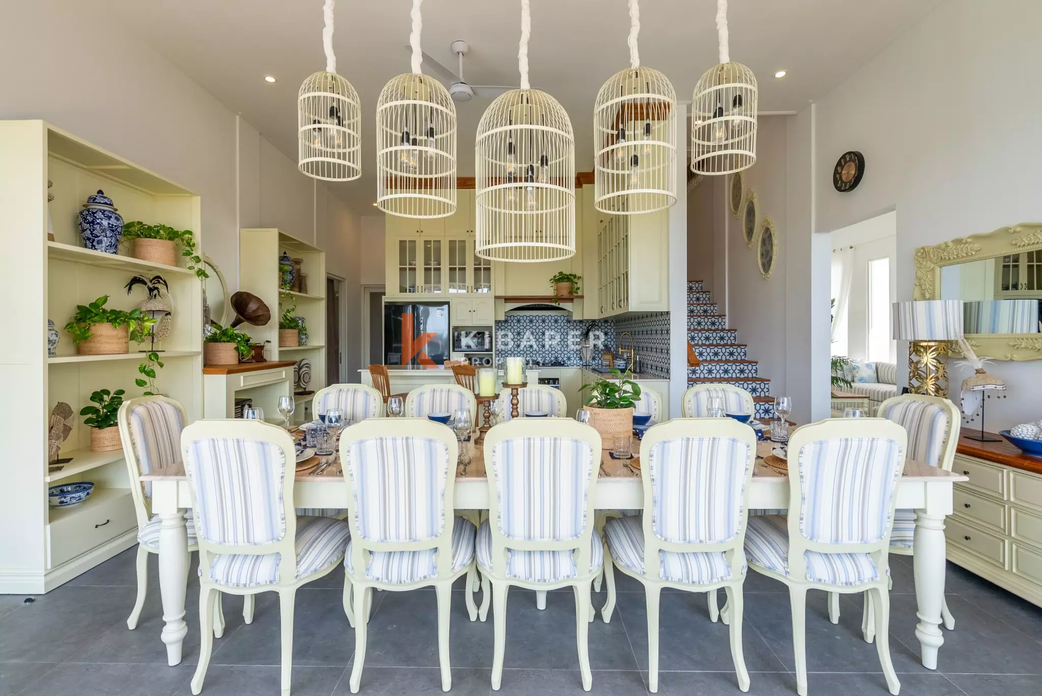 Impressive Six-Bedroom Luxury Villa with Spacious Living Room by the Pool in Canggu — image 3