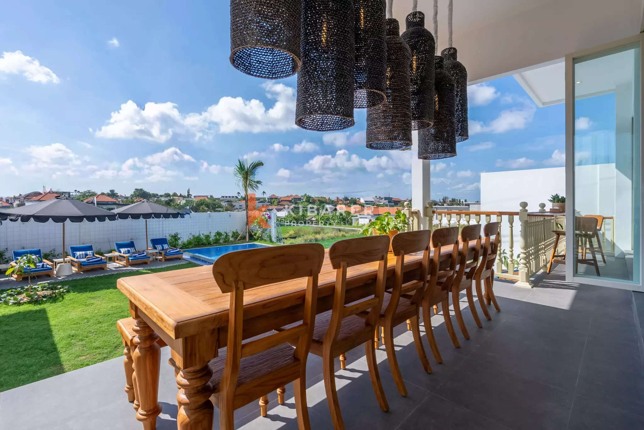 Impressive Six-Bedroom Luxury Villa with Spacious Living Room by the Pool in Canggu — image 4