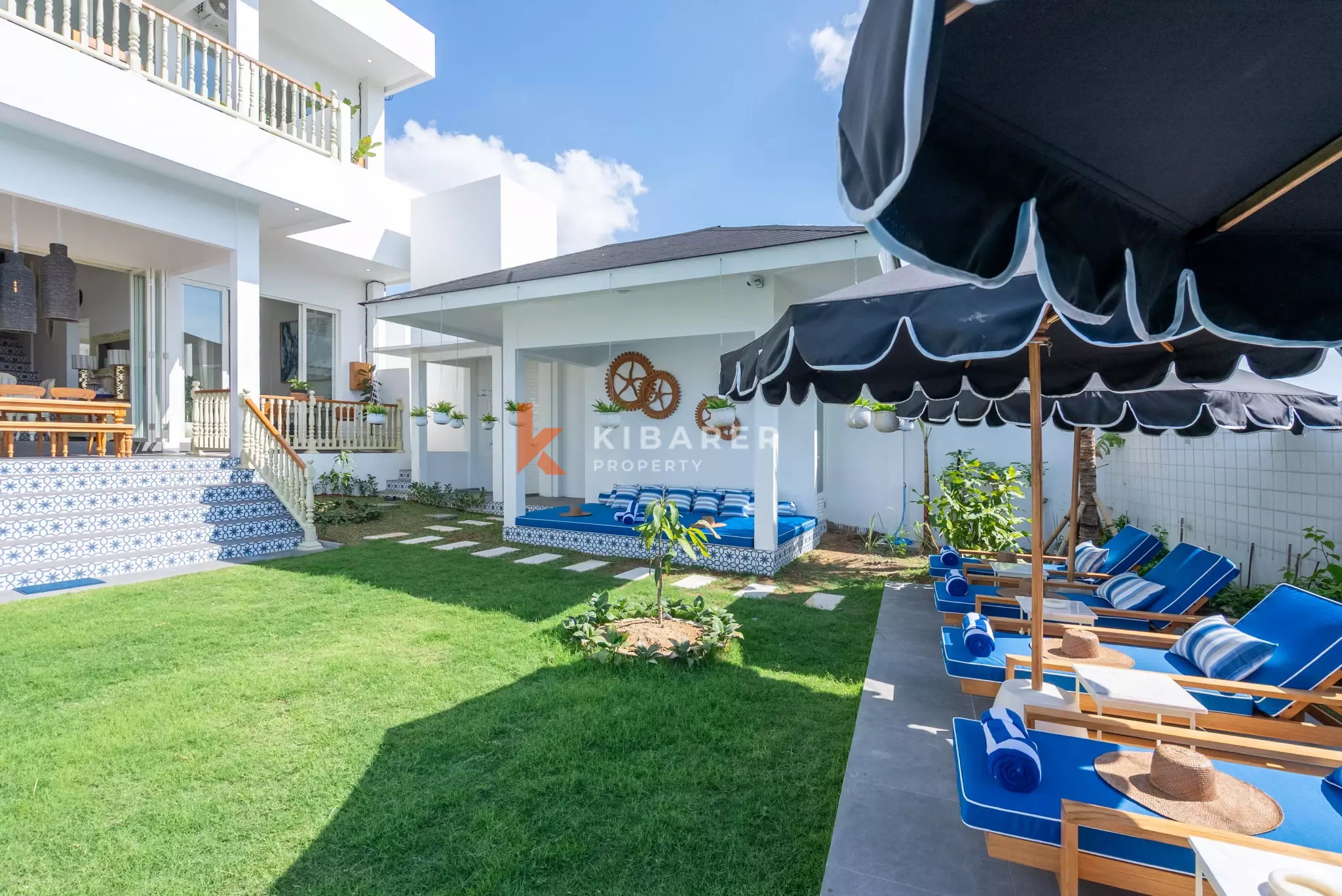 Impressive Six-Bedroom Luxury Villa with Spacious Living Room by the Pool in Canggu — image 6