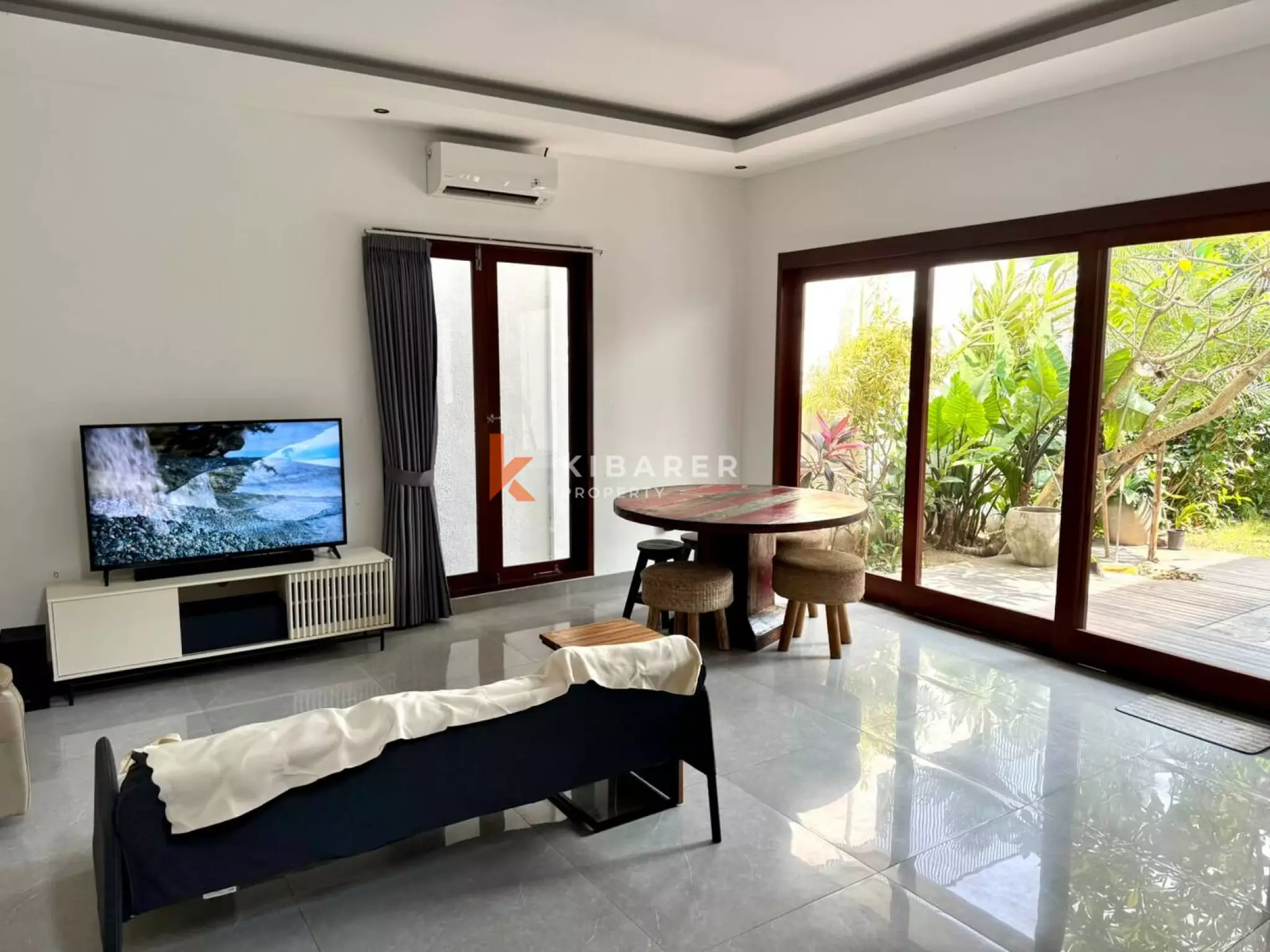 Minimalist Coastal Three Bedroom Villa in Seseh — image 8