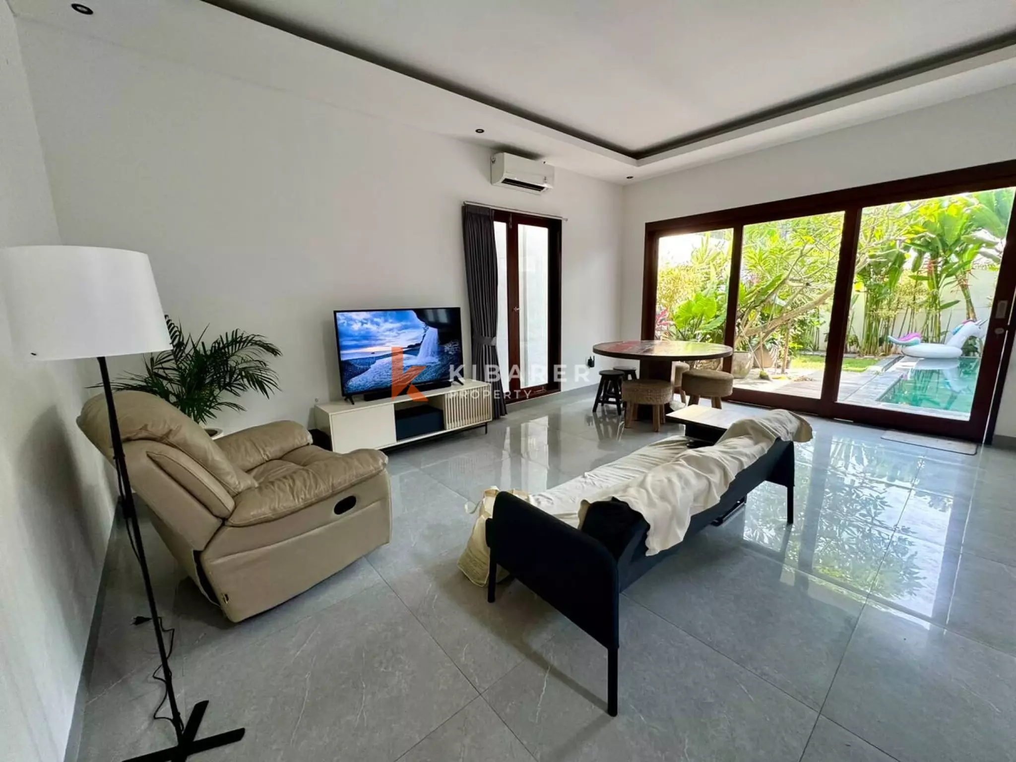 Minimalist Coastal Three Bedroom Villa in Seseh — image 5