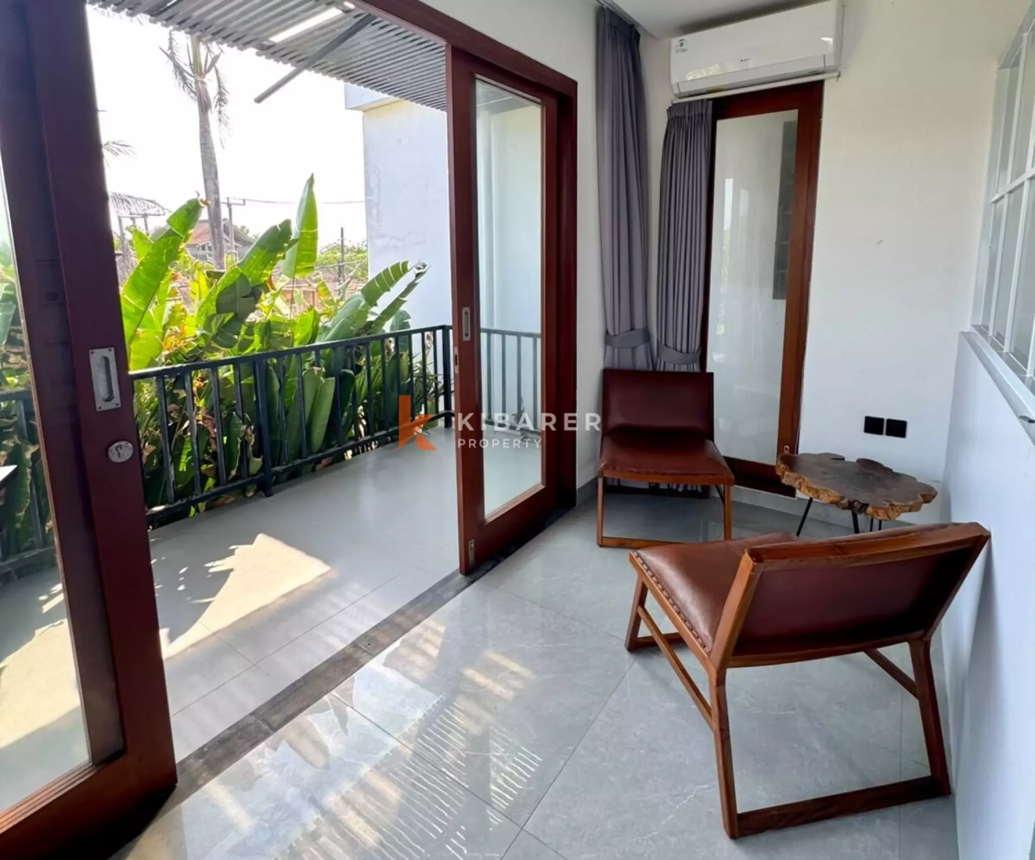 Minimalist Seaside Villa with Three Bedrooms in Seseh — image 9