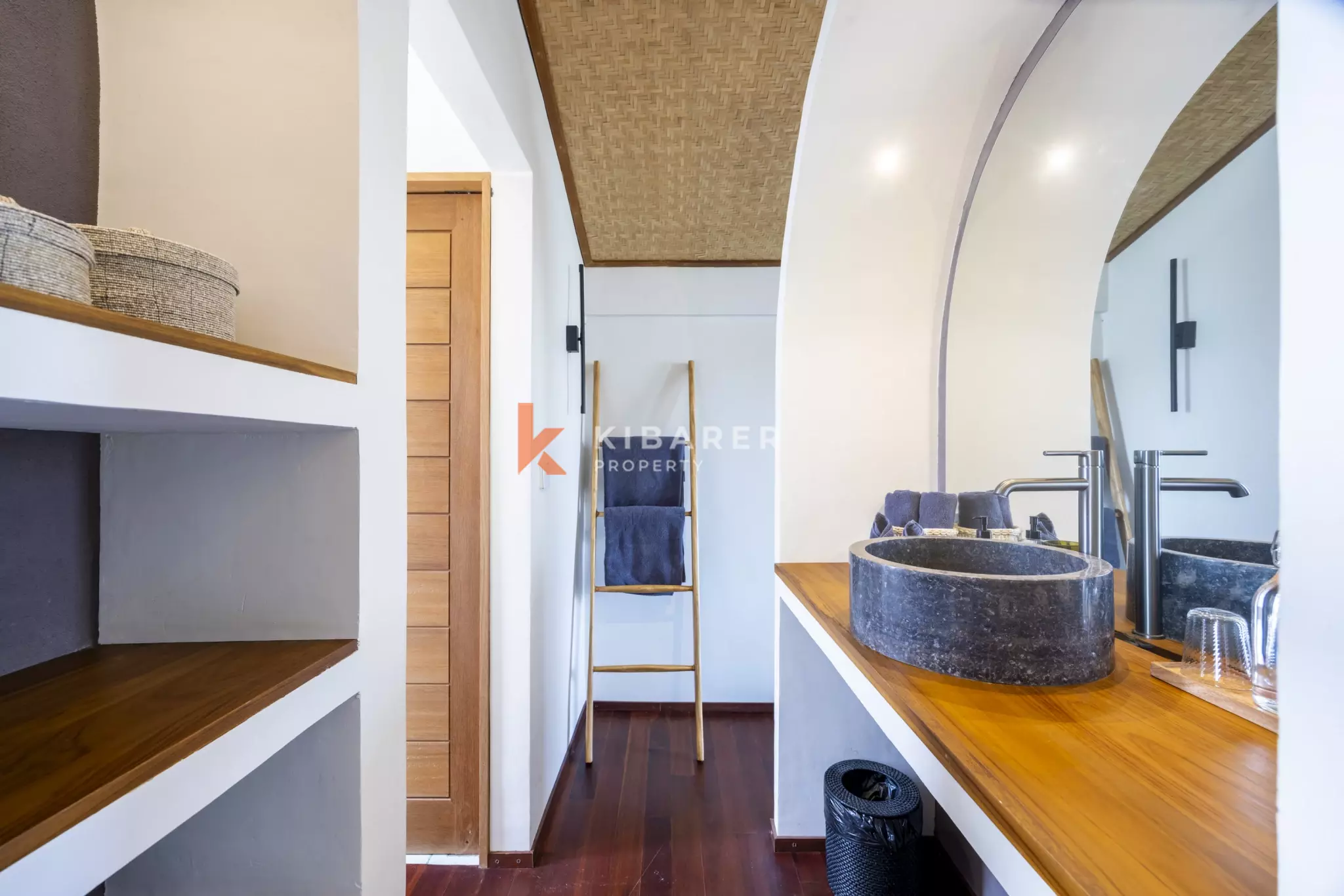 Tropical Paradise: Three-Bedroom Villa with Private Pool & Garden in Kerobokan — image 18