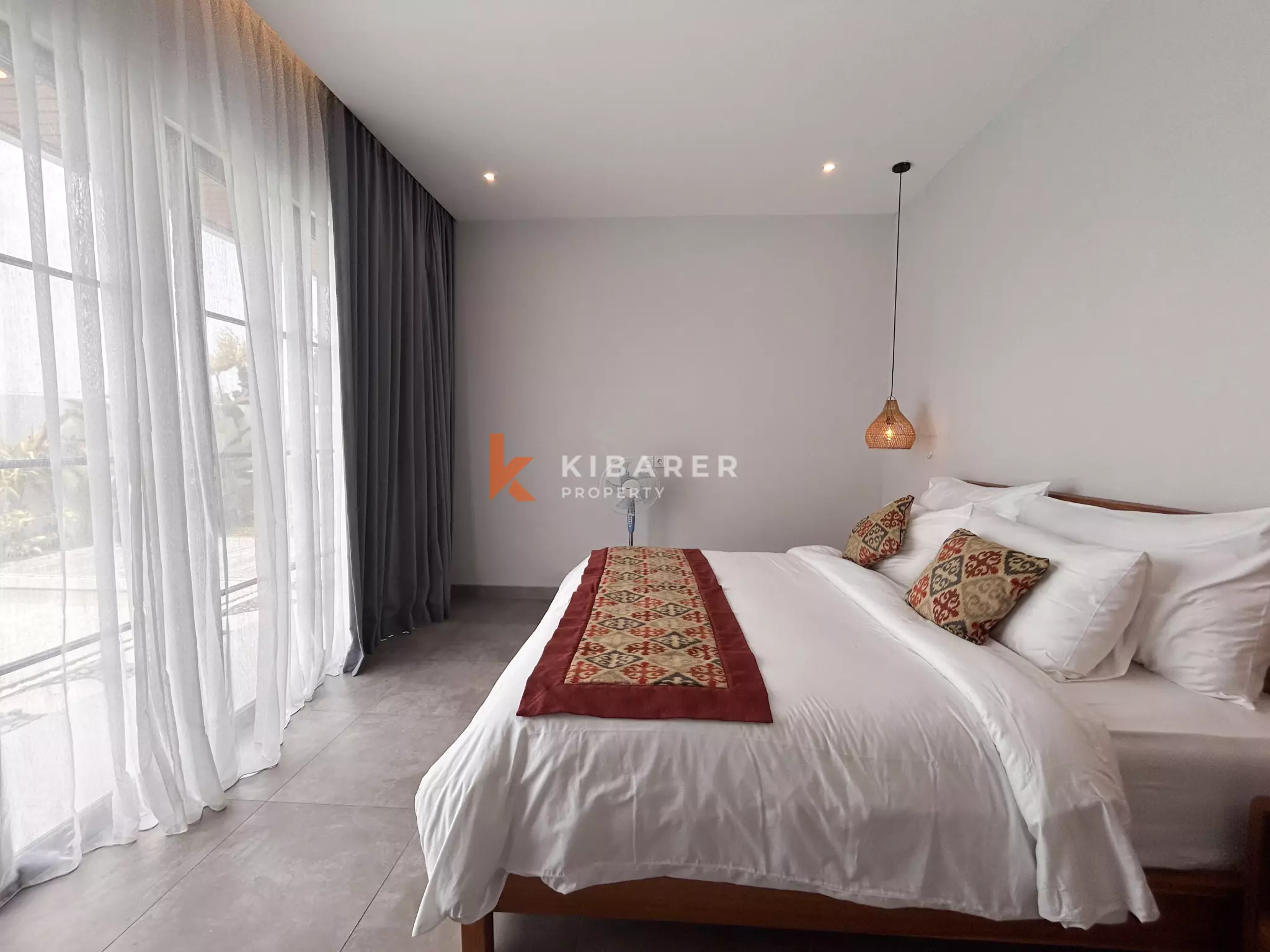 Spacious Two-Bedroom Villa with Large Pool and Tropical Garden in Munggu — image 12