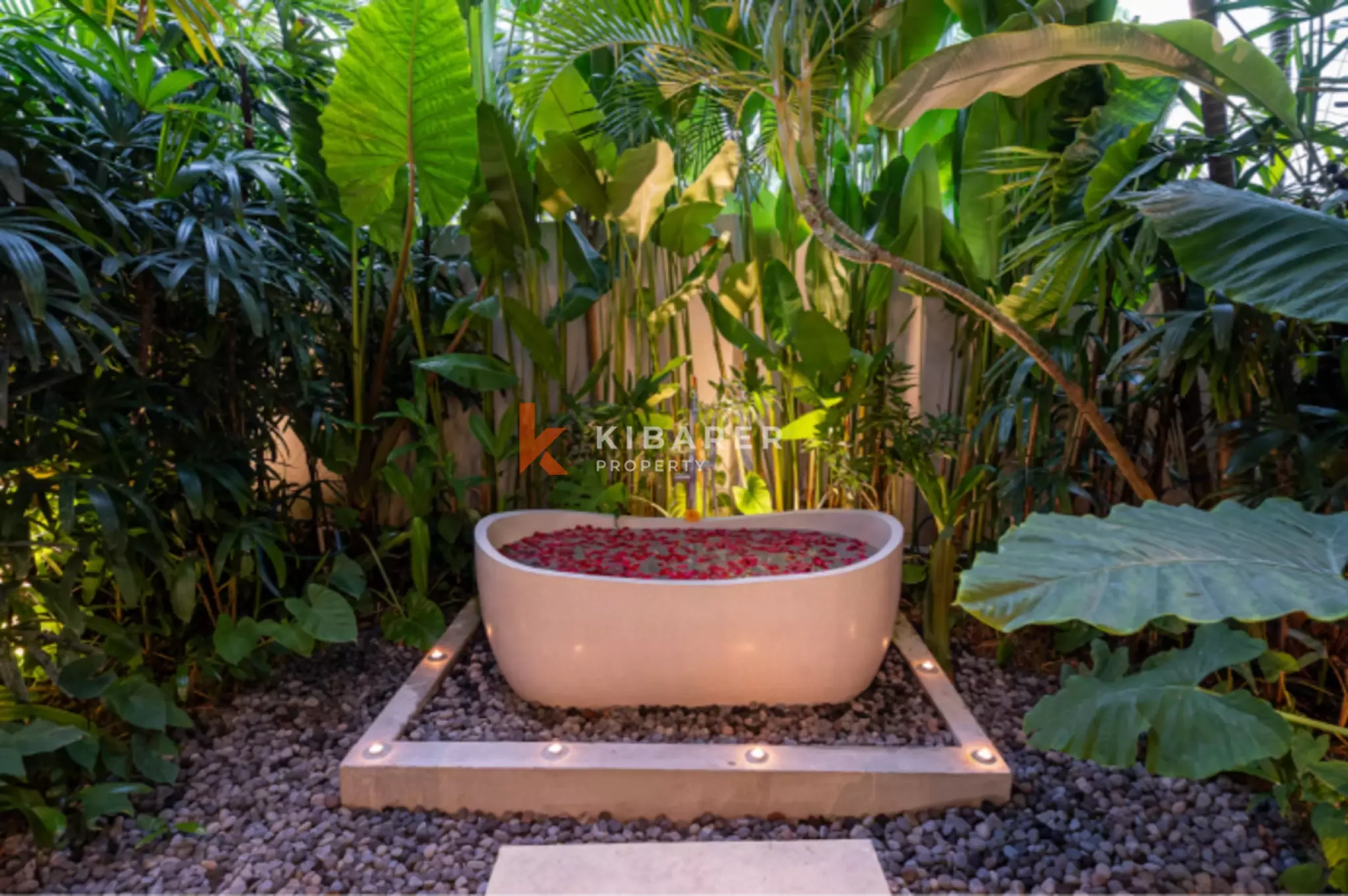 Quiet Luxury Three Bedroom Villa with Sauna & Gym in Canggu — image 16
