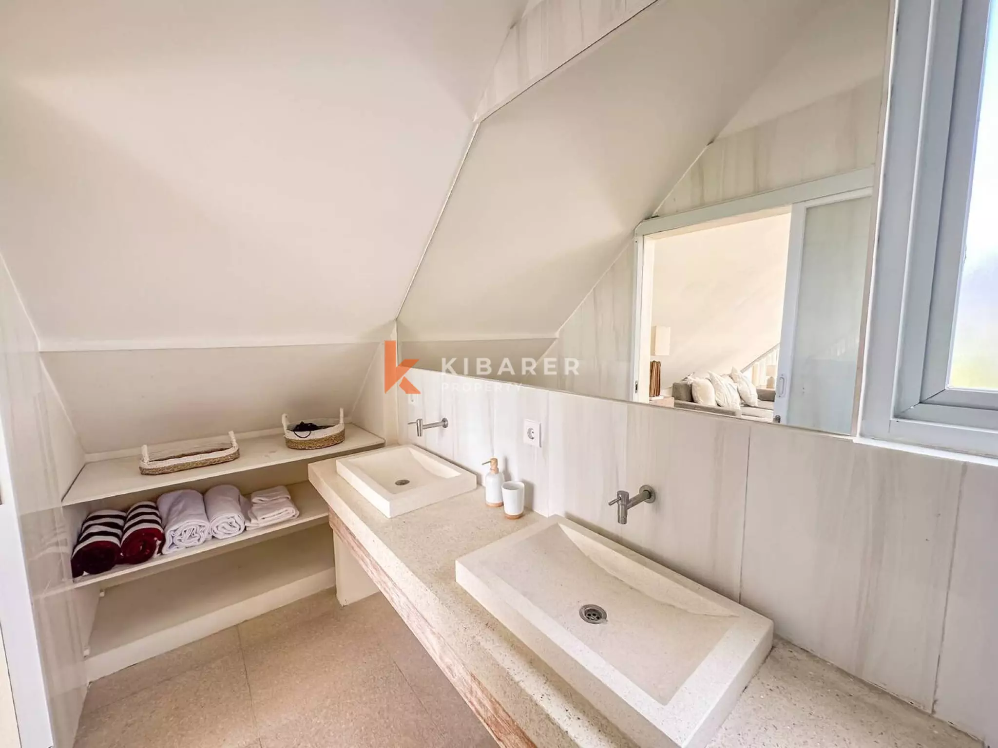 Tropical Two-Bedroom Villa in Berawa Area — image 19