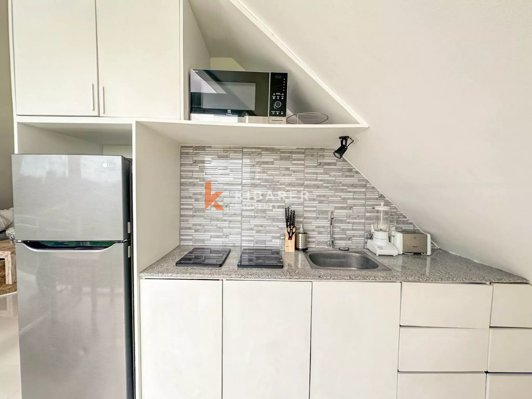 Tropical Two-Bedroom Villa in Berawa Area — image 3