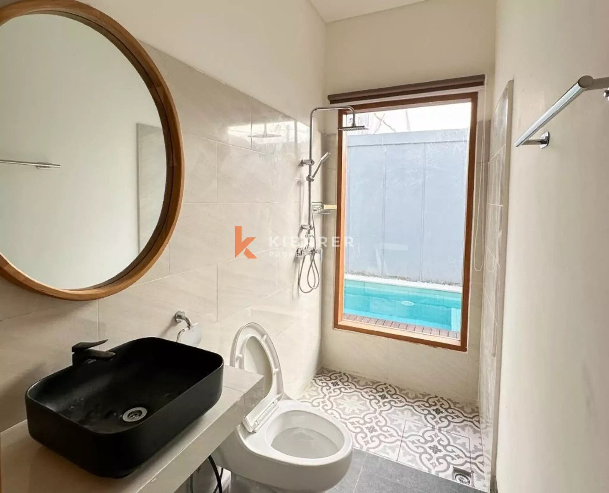 Bright and Spacious Two-Bedroom Villa in Sanur — image 9