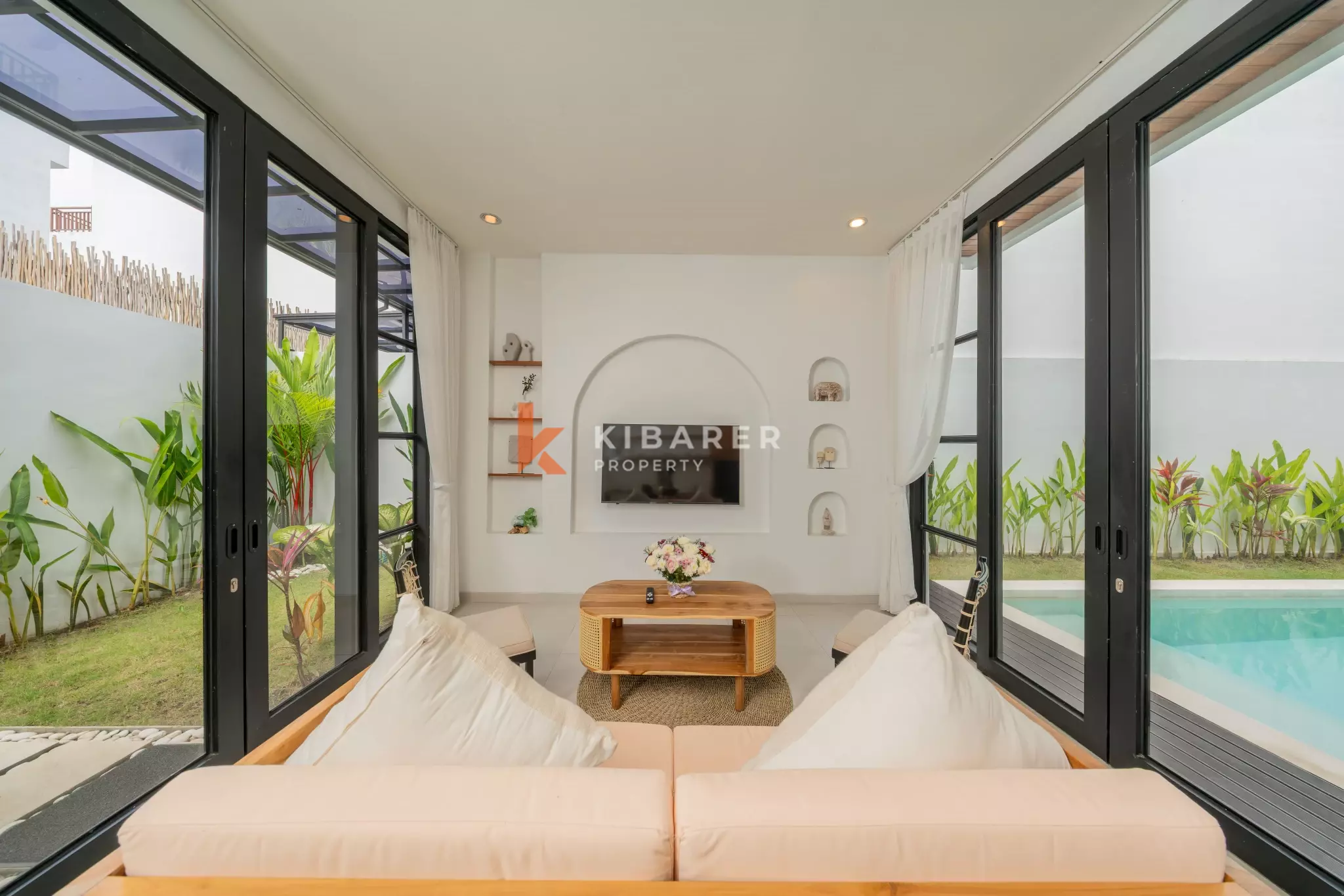 Modern Three-Bedroom Villa with Private Pool and Contemporary Architectural Design in Balangan — image 5
