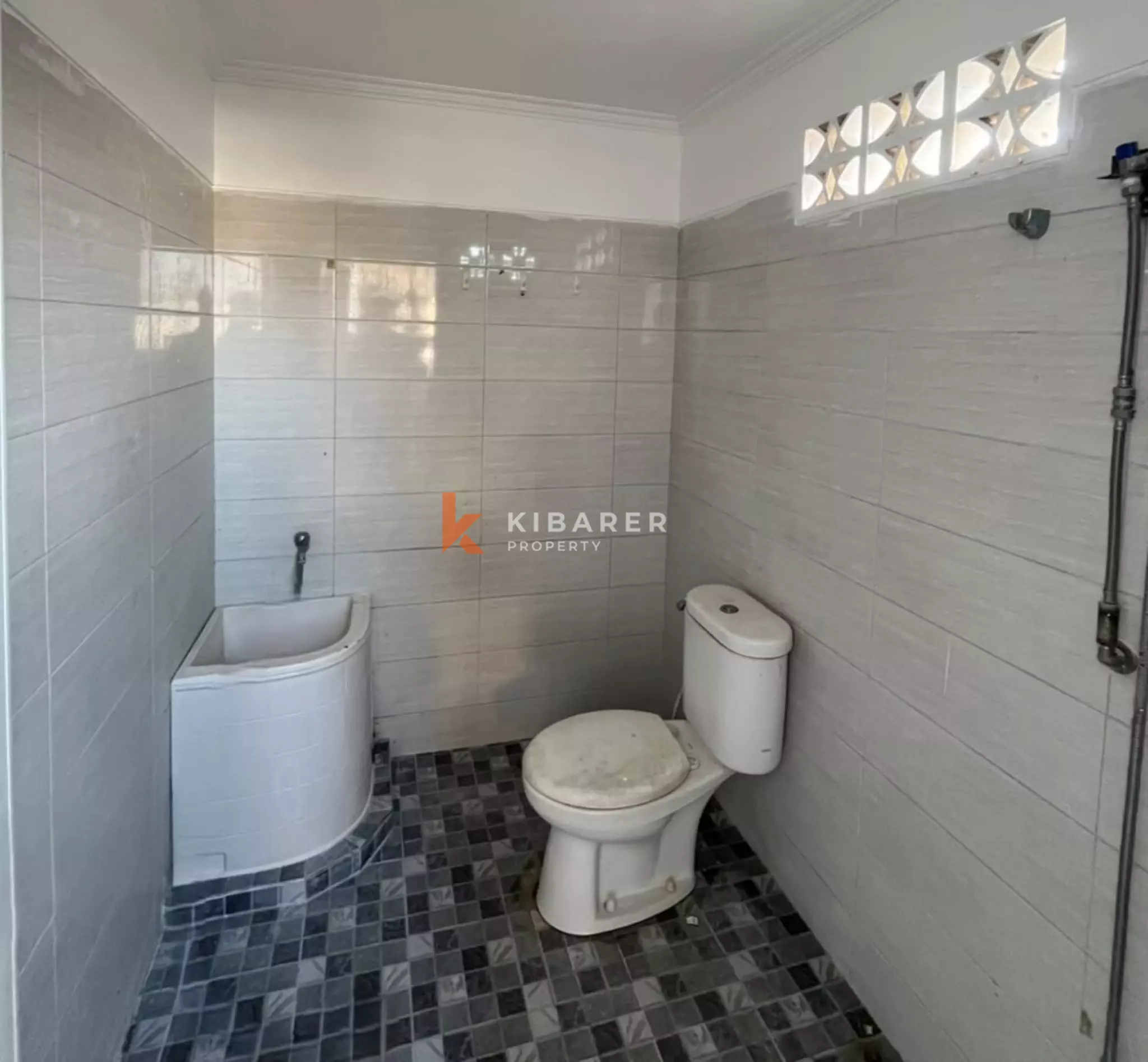Four-Bedroom Unfurnished House in Prime Jimbaran Location — image 6