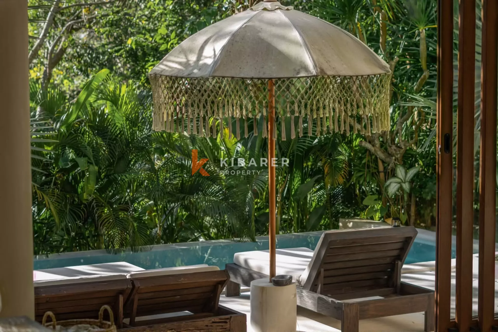 Bohemian-Chic Style Villa with Three Bedrooms and Sea View in Uluwatu — image 9