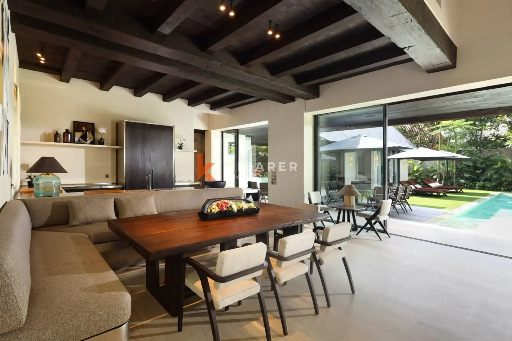 Comfortable Six-Bedroom Residence with Spacious Garden in Umalas — image 5