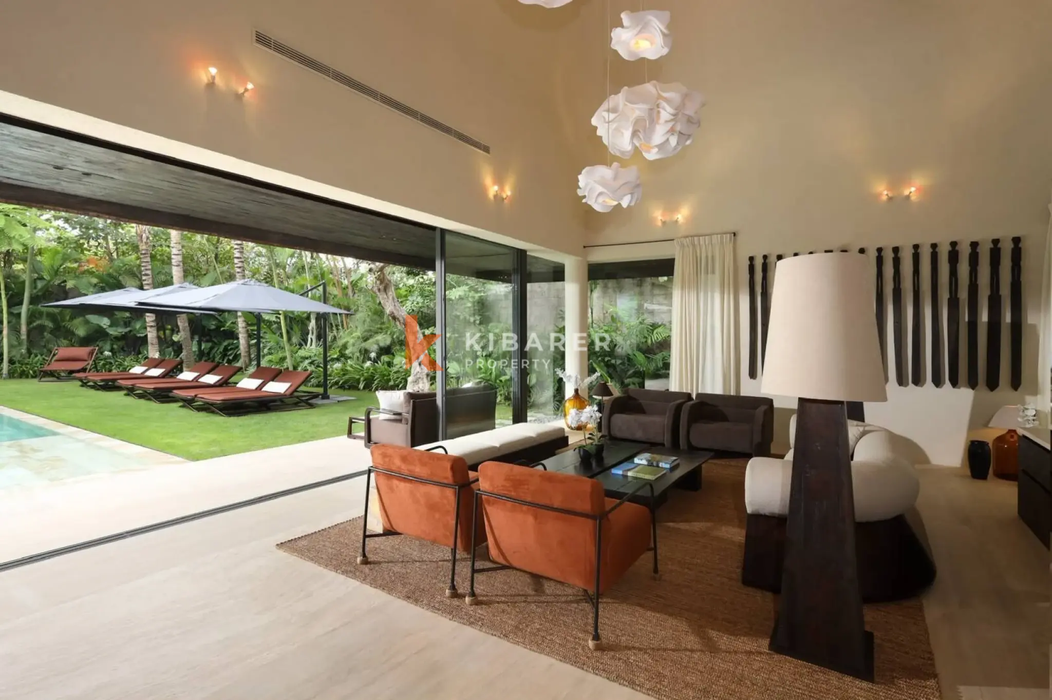 Comfortable Six-Bedroom Residence with Spacious Garden in Umalas — image 4