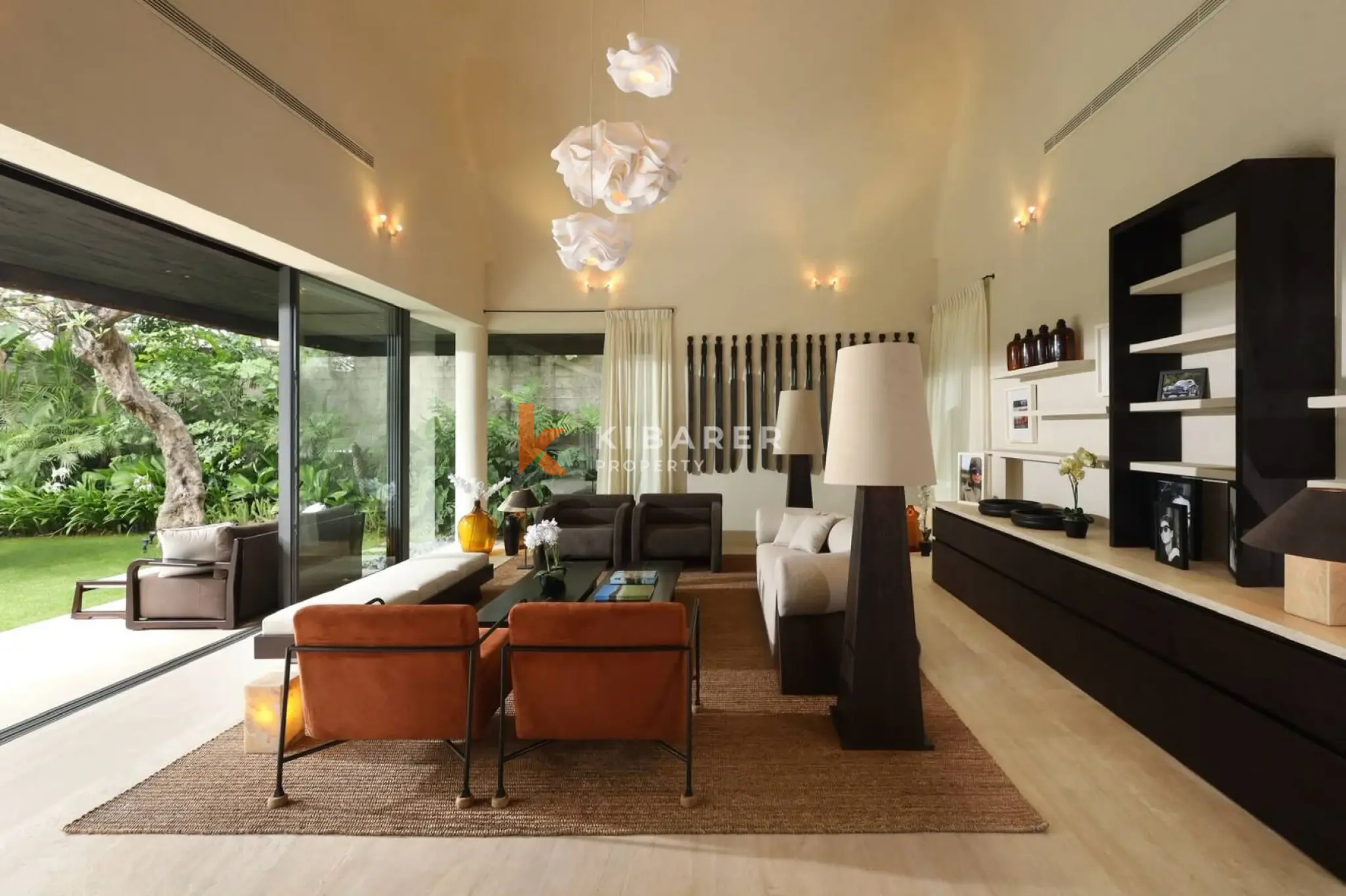 Comfortable Six-Bedroom Residence with Spacious Garden in Umalas — image 3