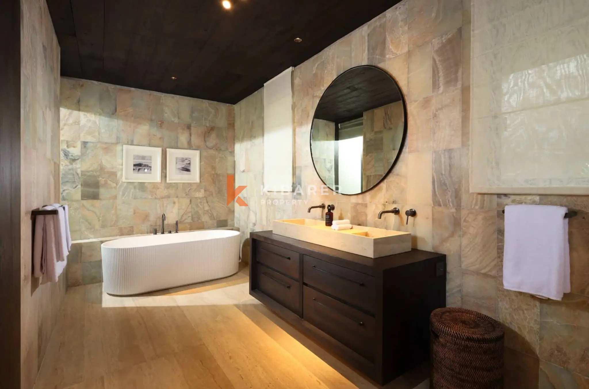 Comfortable Six-Bedroom Residence with Spacious Garden in Umalas — image 11