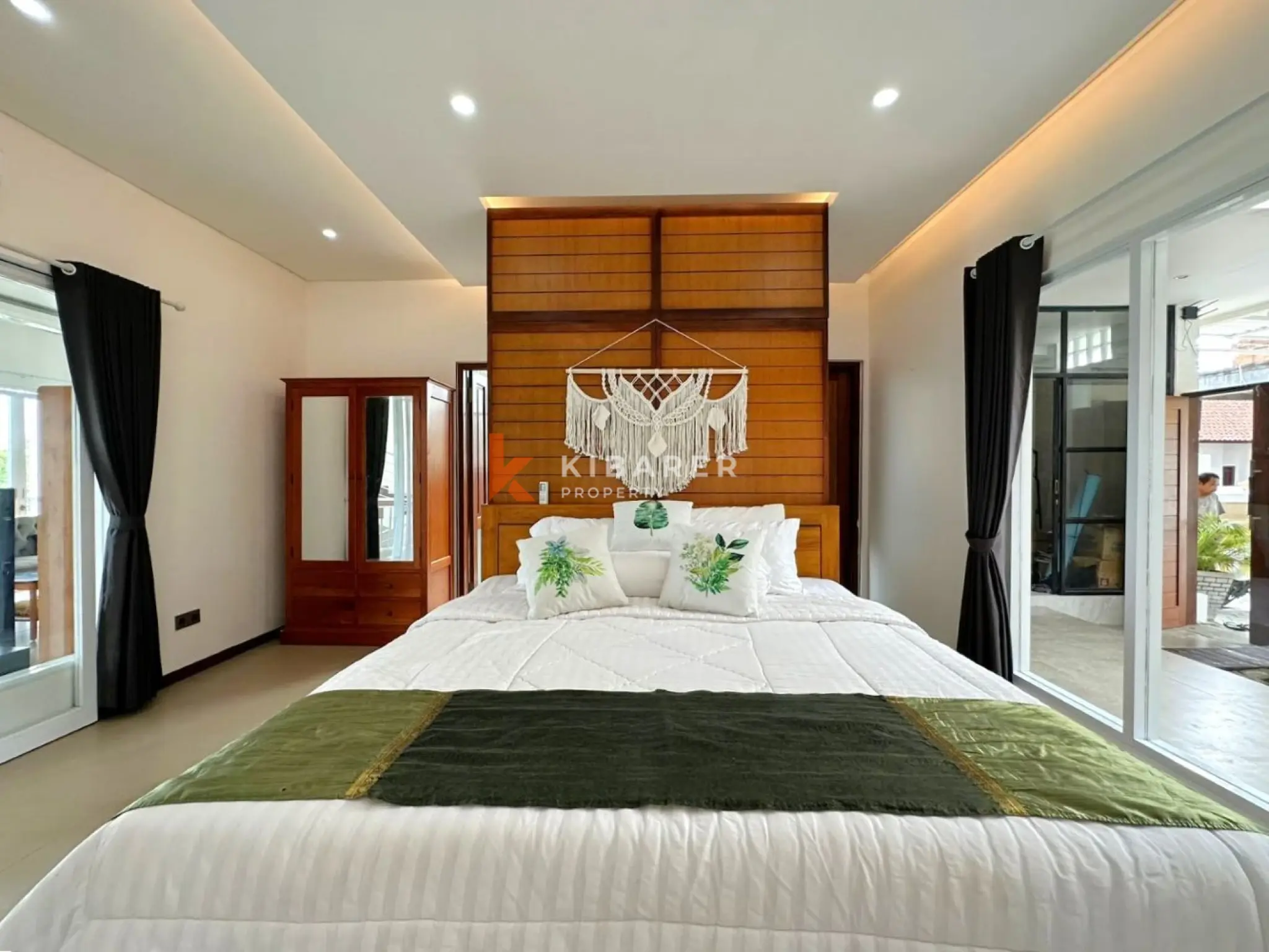Cozy Three-Bedroom Closed Living Room Located in Padonan — image 13
