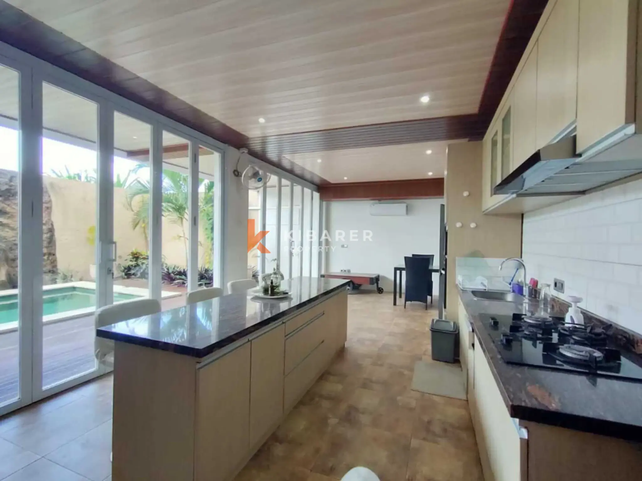 Cozy Three-Bedroom Enclosed Lounge Nestled in Padonan — image 8