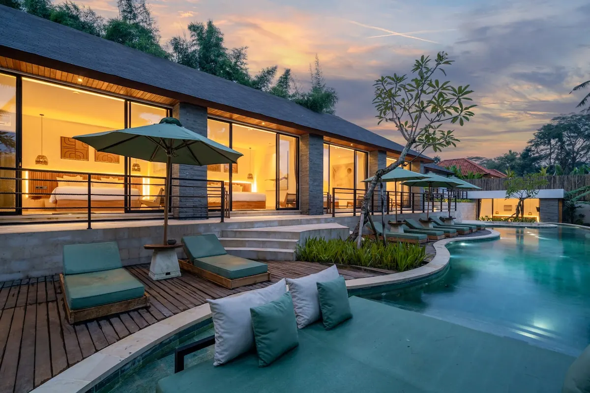 6 BR Glass Tropical Garden Residence Ubud — 6BR Residence Rental in Ubud