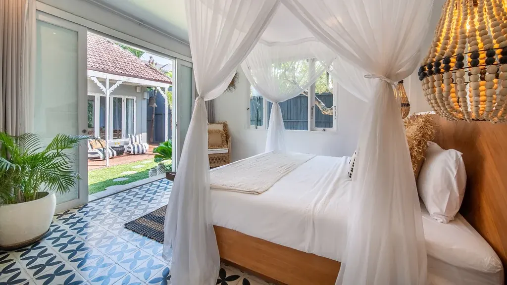 6 BR Infinity-Pool Family Villa Canggu — 6BR Villa Rental in Canggu — image 4