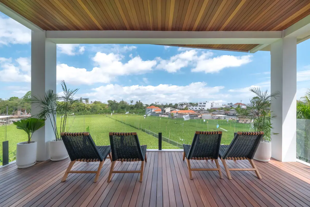9 BR Walk-to-Beach Pool Estate Canggu — 9BR Estate Rental in Canggu — image 3