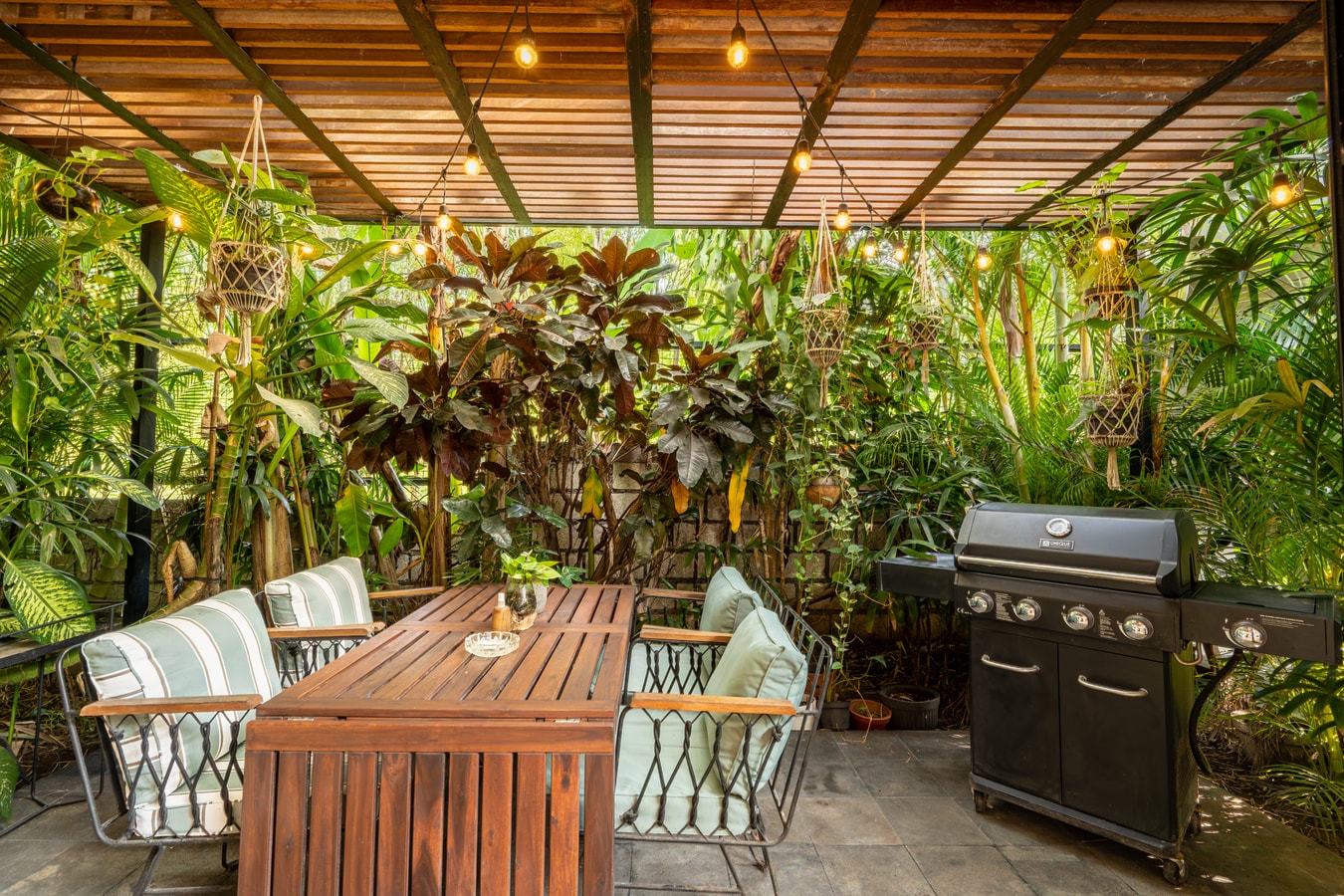 2BR Pererenan Outdoor Bathtub Villa | Near Beaches in Pererenan, Bali — image 13