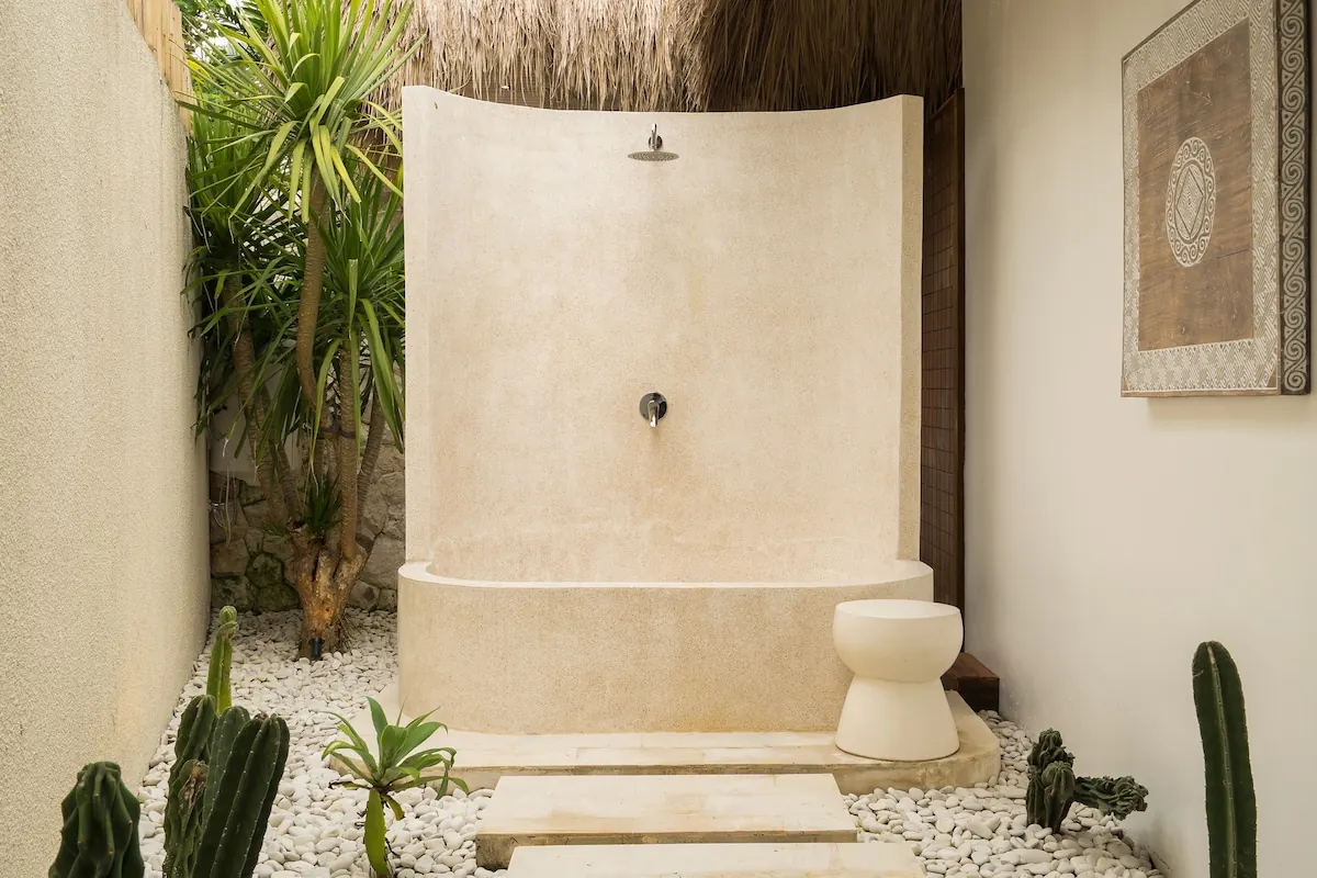 4 BR Thatched Courtyard Villa Ubud — 4BR Villa Rental in Ubud — image 10