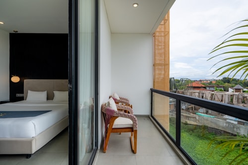 SB 412 - 1BR Suite with Balcony and Pool, Canggu - Canggu, Bali — image 16
