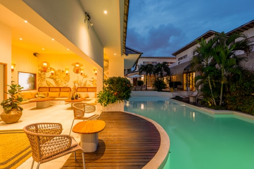Stylish 1BR Apartment in Canggu | Balcony & Pool Access - Canggu, Bali — image 10