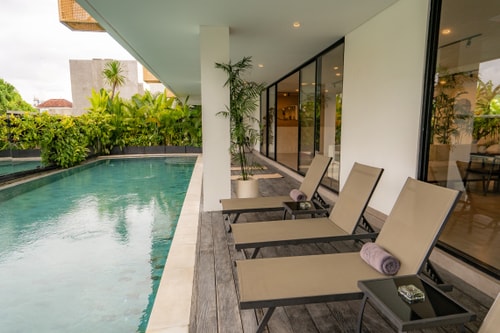SB 301 - 1BR Pool Suite, Near Batu Belig Beach - Canggu, Bali — image 8