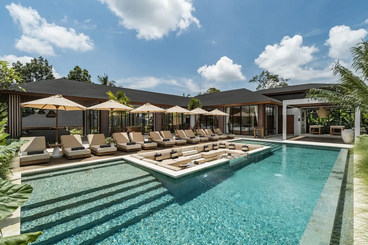 6 BR Tropical Garden Courtyard Retreat Ubud — 6BR Villa Rental in Ubud — image 7