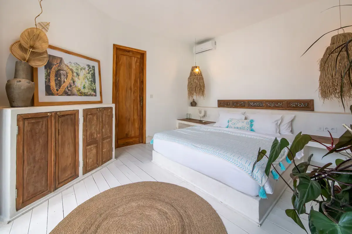 6 BR Group Open-Air Retreat Canggu — 6BR Villa Rental in Canggu — image 10