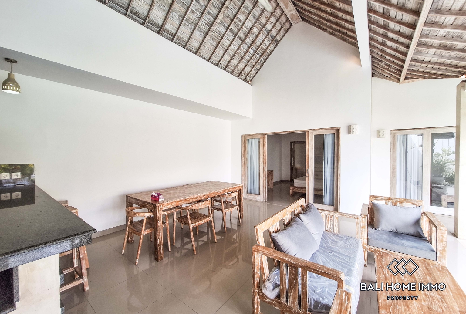 3 Bedroom Family Villa For Rent in Canggu Berawa — image 2