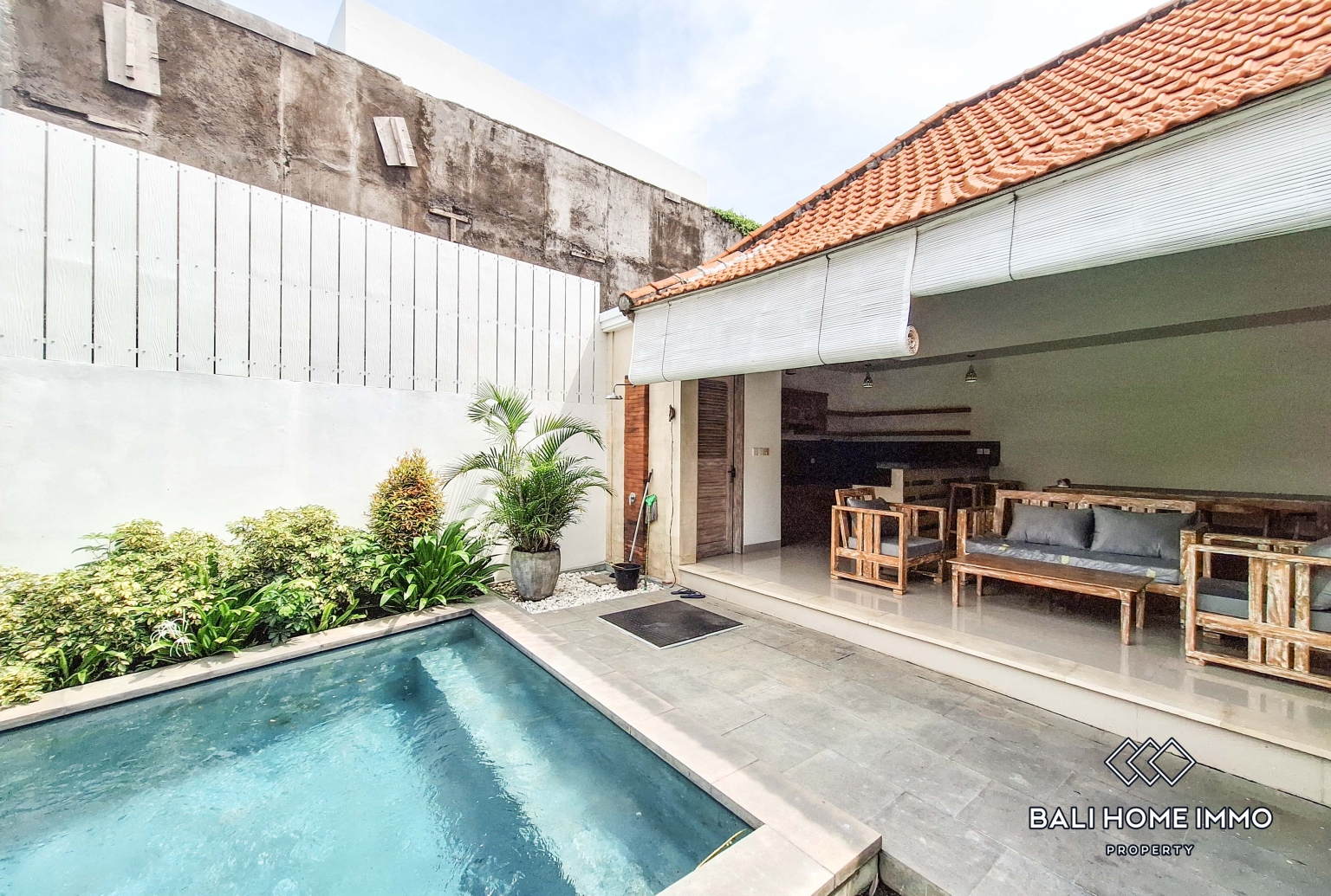 3 Bedroom Family Villa For Rent in Canggu Berawa — image 1