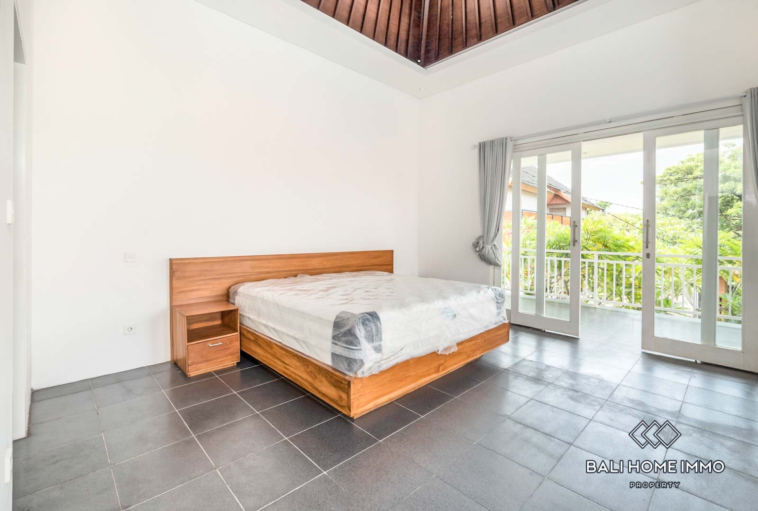 3 Bedroom Family Villa for Rent in Seminyak Beachside — image 13