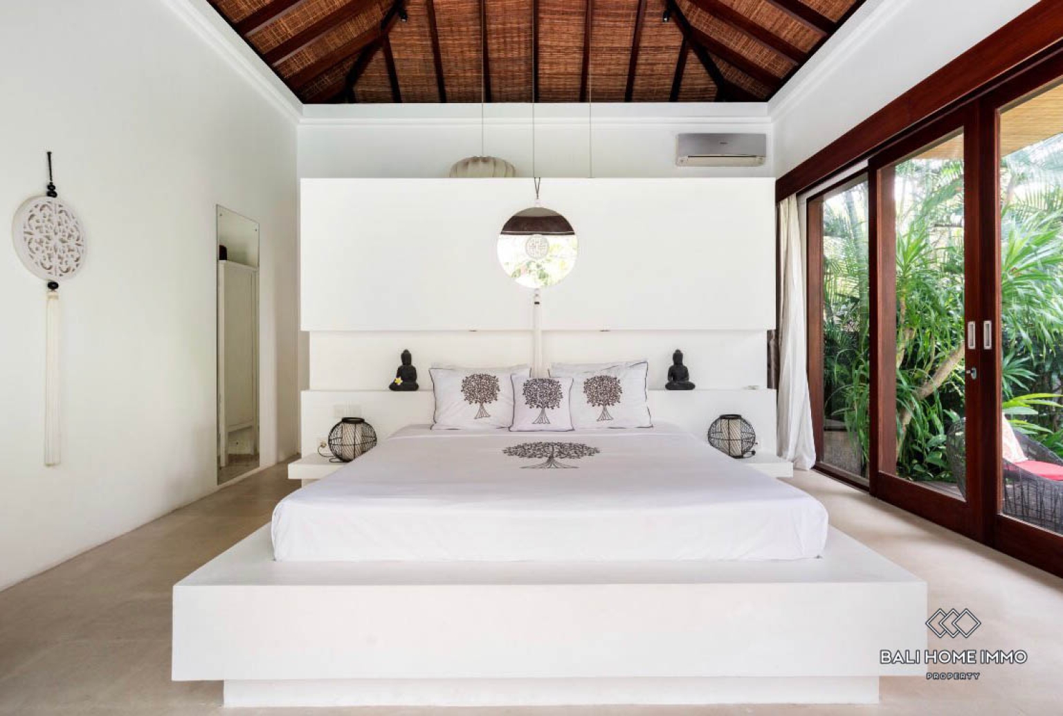 3 bedroom family villa with garden for rent in berawa — image 11