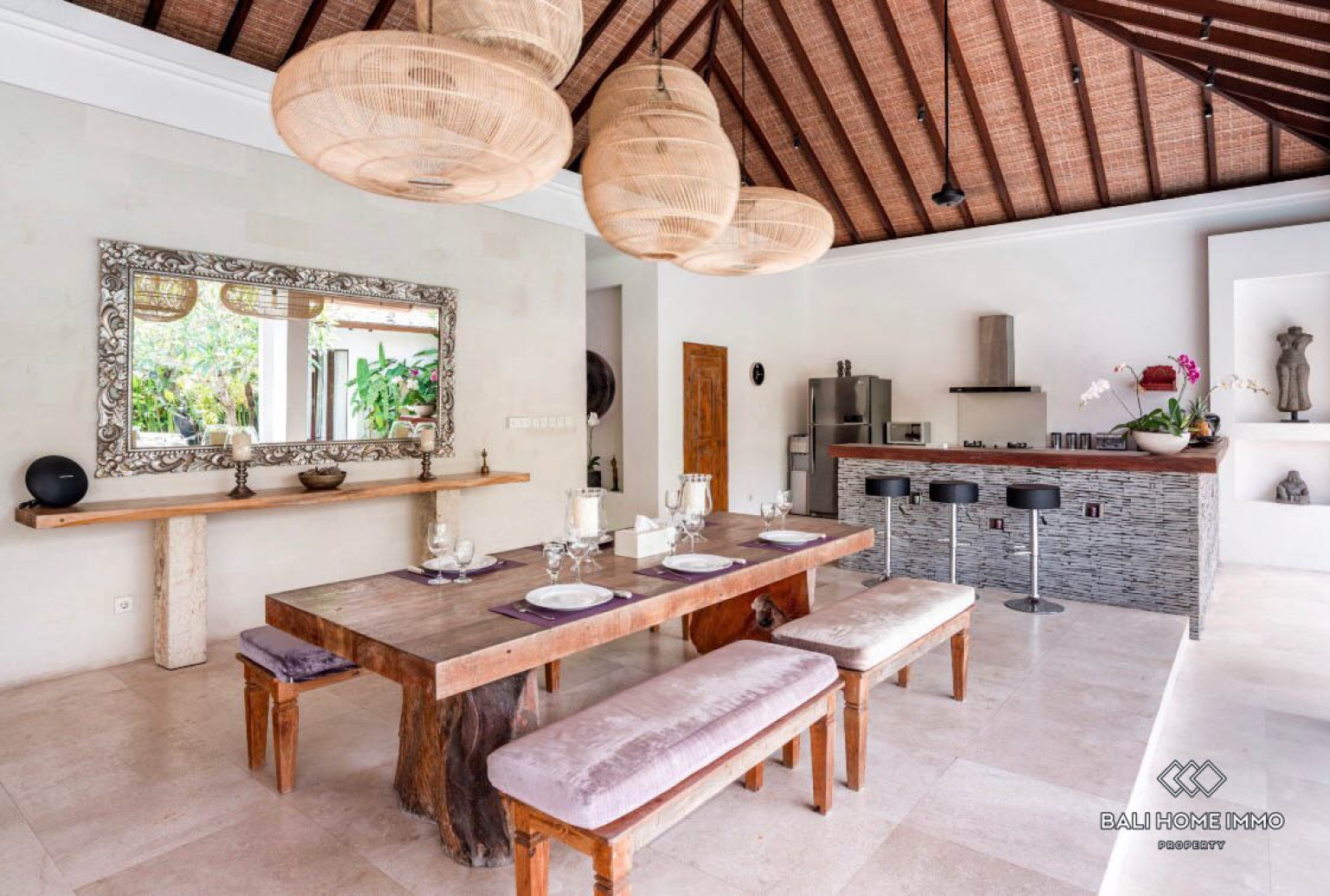 3 bedroom family villa with garden for rent in berawa — image 4