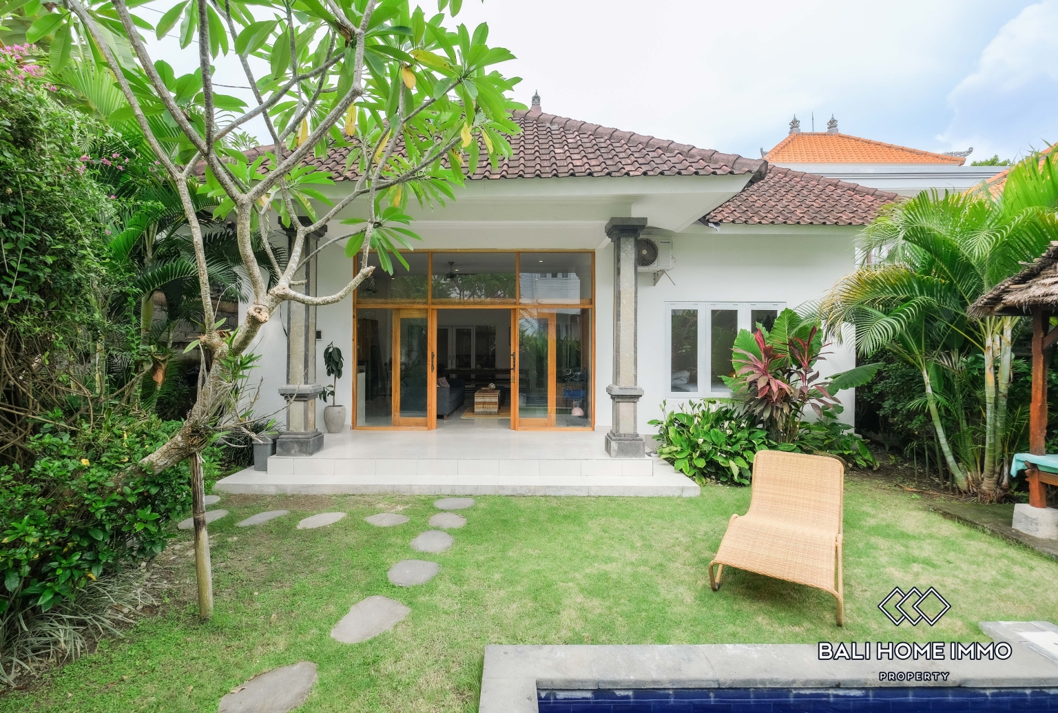 3 Bedroom Villa for Rent in Canggu Batu Bolong — image 1