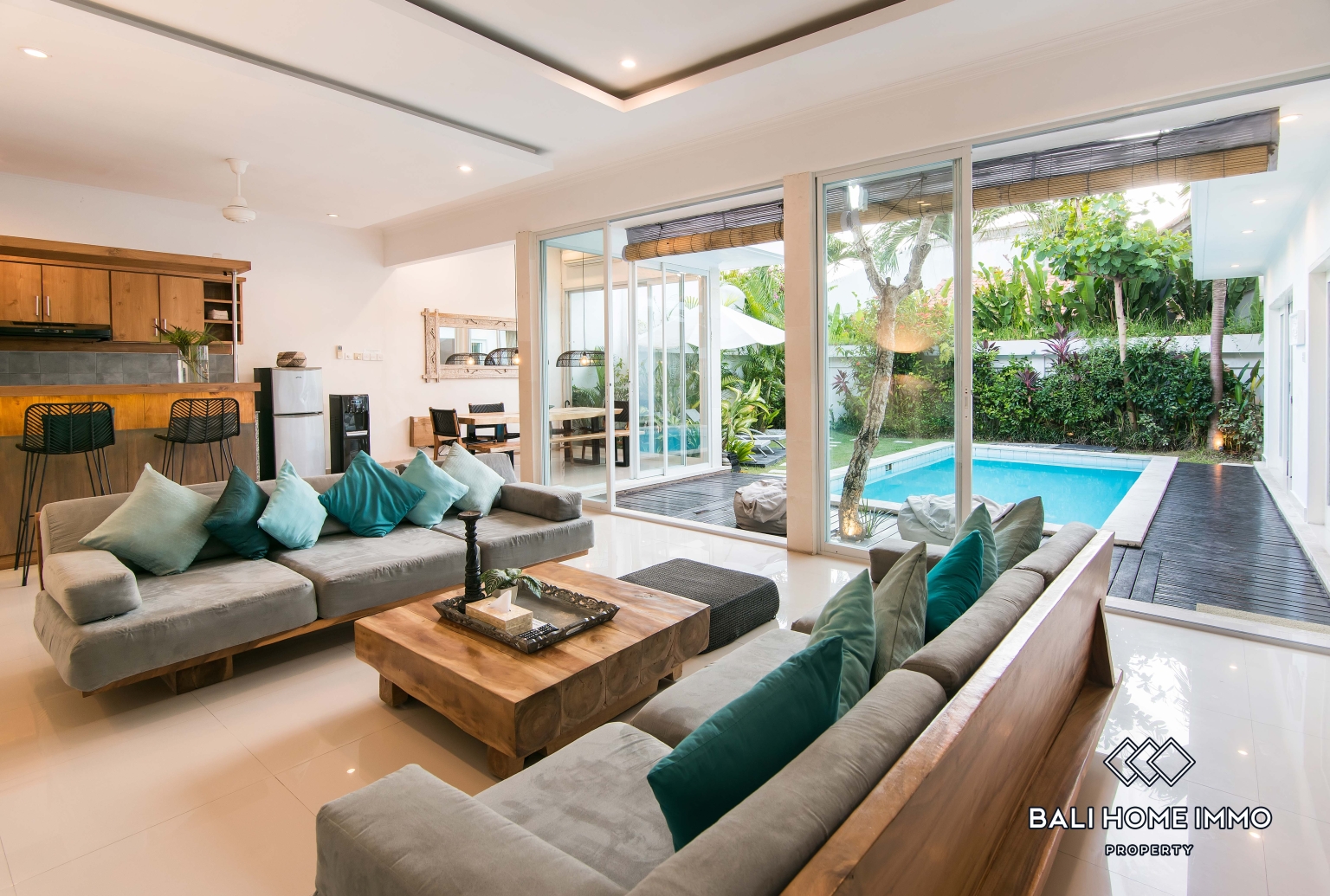 3 Bedroom Villa for Rent in Canggu Berawa Beachside — image 1