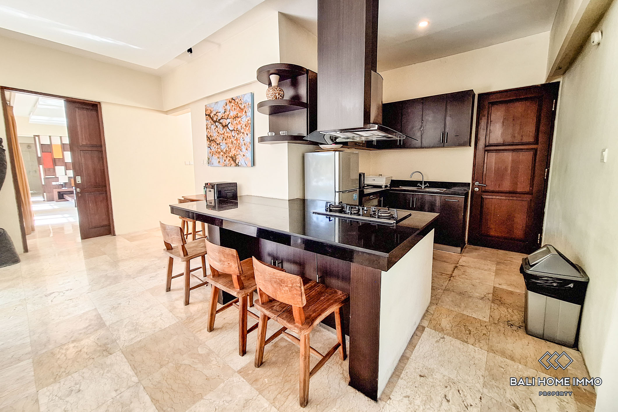3 Bedroom Villa with garden for Rent near Nelayan Beach Canggu — image 6