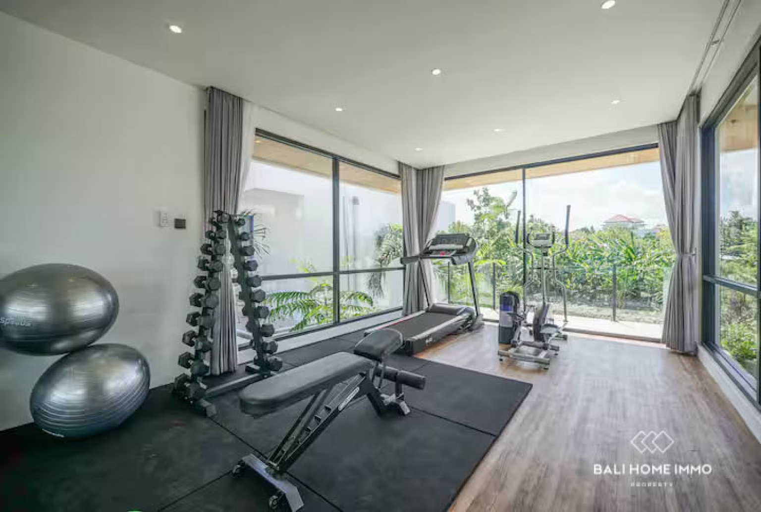 3-Bedroom Villa with Private Pool & Gym for Yearly Rental near Tanah Lot — image 12