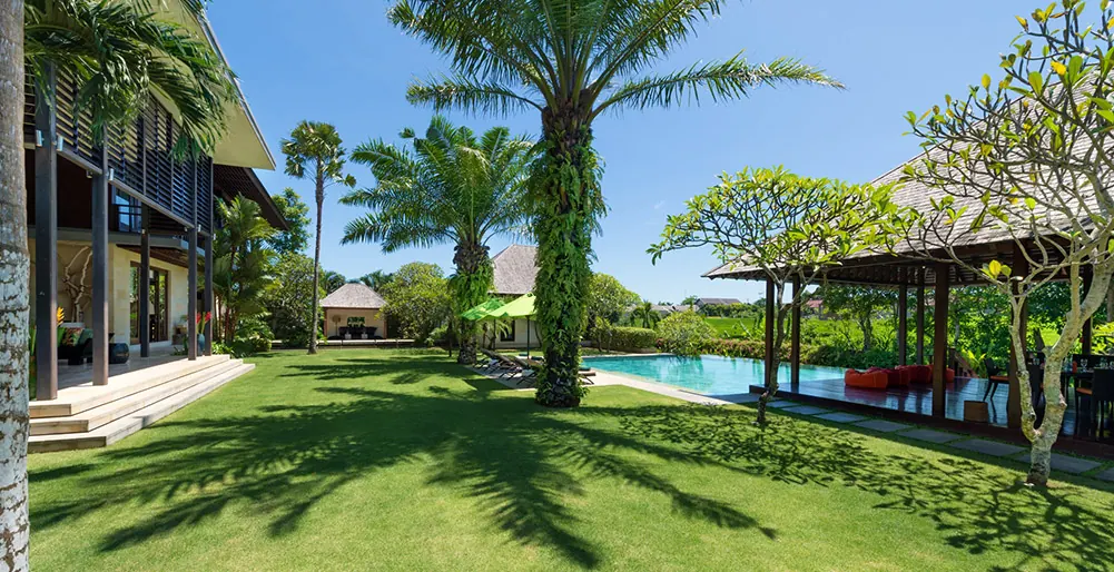 9 BR Contemporary Tropical Garden Estate Canggu — 9BR Estate Rental in Canggu — image 9