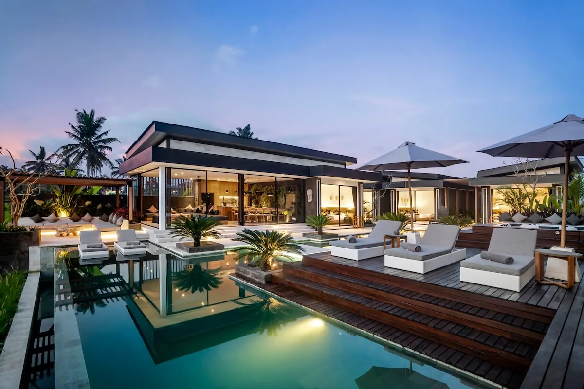 5 BR Tropical-Modern Designer Retreat Ubud — 5BR Villa Rental in Ubud — image 13