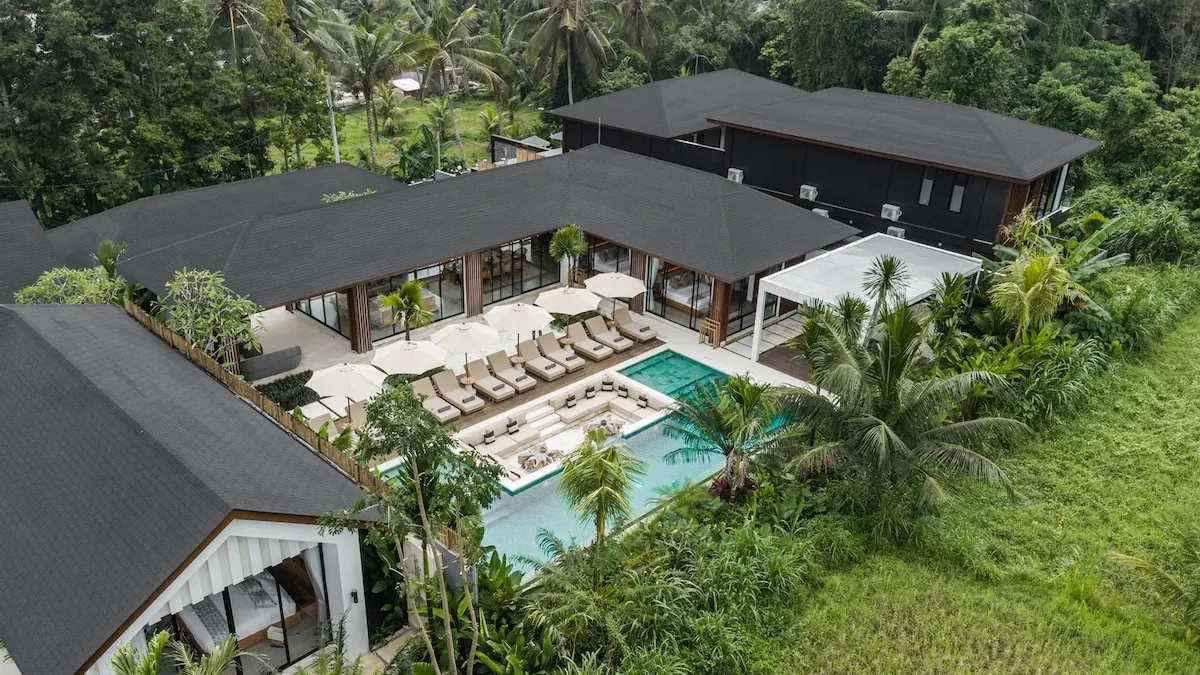 6 BR Tropical Garden Courtyard Retreat Ubud — 6BR Villa Rental in Ubud — image 4
