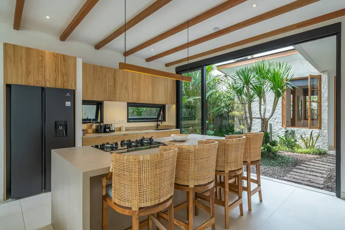 4 BR Tropical-Modern Fully Staffed Residence Canggu — 4BR Residence Rental in Canggu — image 18